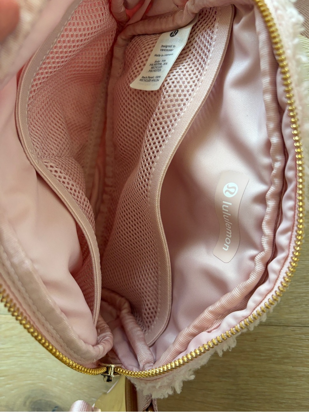 NWOT Lululemon Everywhere Belt Bag 1L Pink Mist Gold Fleece Sherpa Crossbody*@2 - Picture 3 of 5